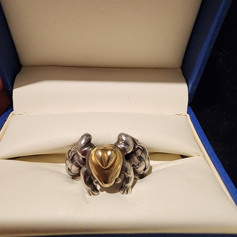 Beautiful 18K gold and Sterling Silver frog ring. Saint by Sarah Jane (A90)